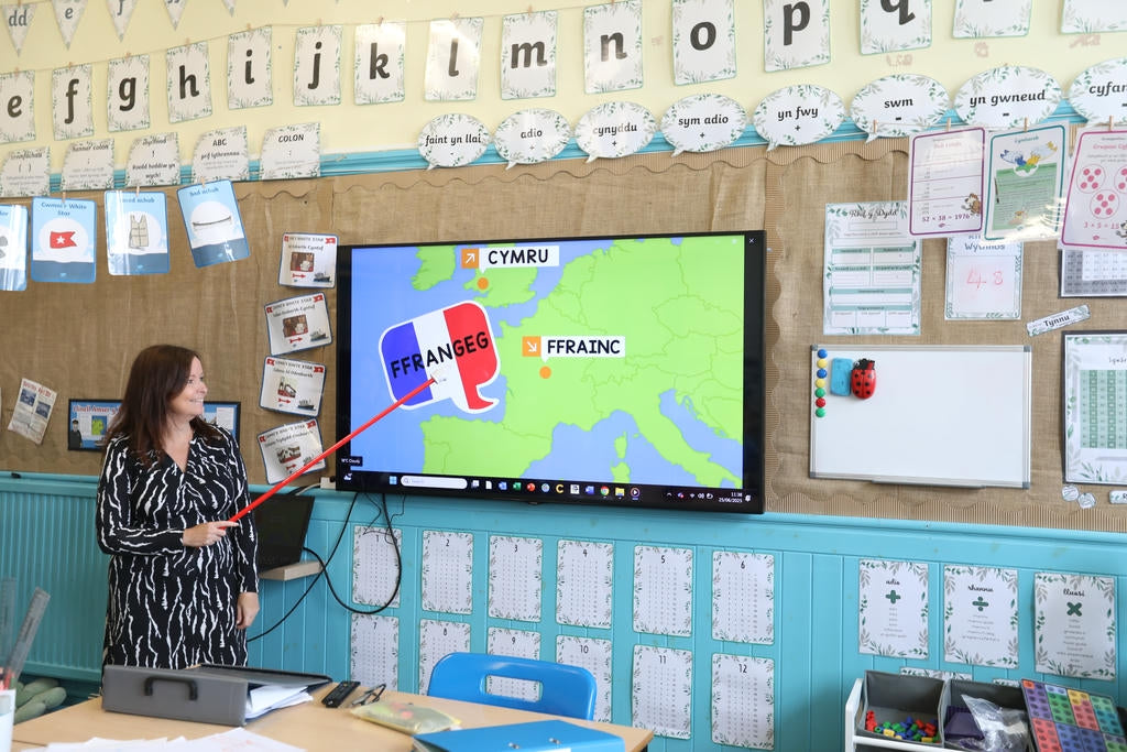 Dewch i Deithio a Dysgu Ffrangeg