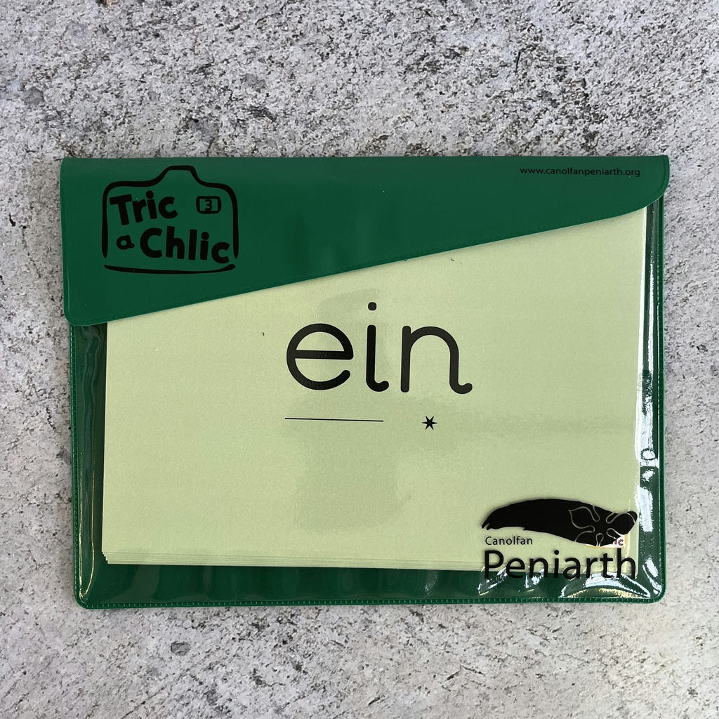 Tric a Chlic Cam 3 - Waled Cardiau gwyrdd tywyll